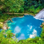 Blue Hole Jamaica private tour with crystal clear turquoise water in Ocho Rios